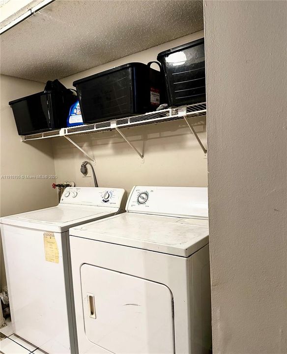 En Venta: $250,000 (2 camas, 1 baños, 946 Pies cuadrados)