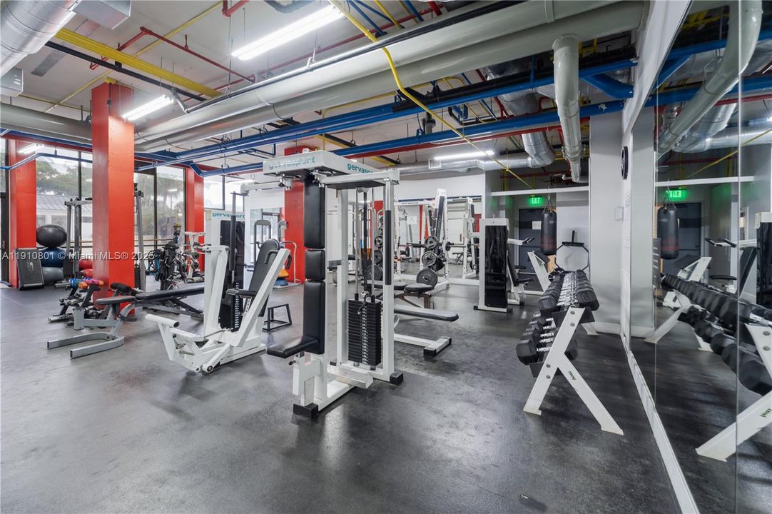 В аренду: $2,850 (2 спален, 2 ванн, 1225 Квадратных фут)