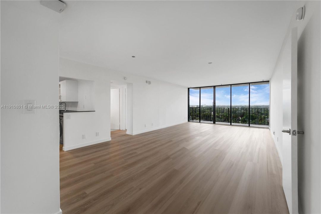 В аренду: $2,850 (2 спален, 2 ванн, 1225 Квадратных фут)