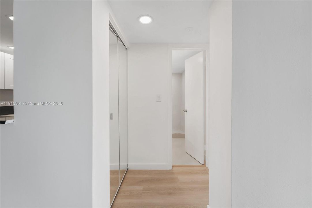 В аренду: $2,850 (2 спален, 2 ванн, 1225 Квадратных фут)