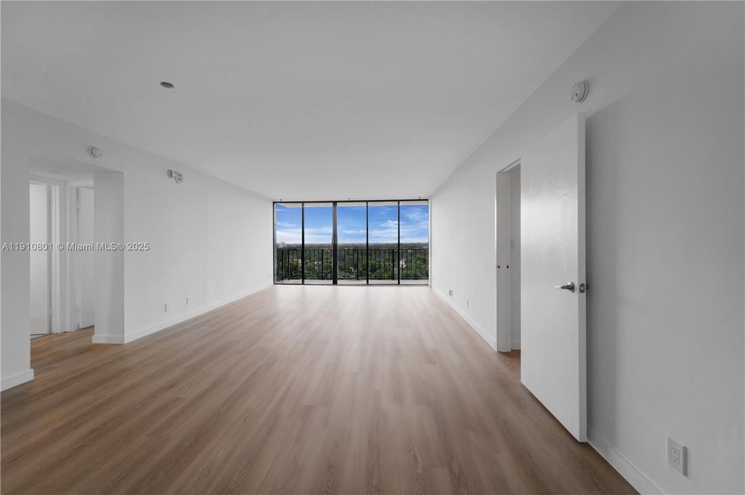 В аренду: $2,850 (2 спален, 2 ванн, 1225 Квадратных фут)