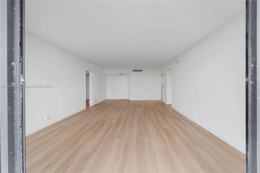 В аренду: $2,850 (2 спален, 2 ванн, 1225 Квадратных фут)