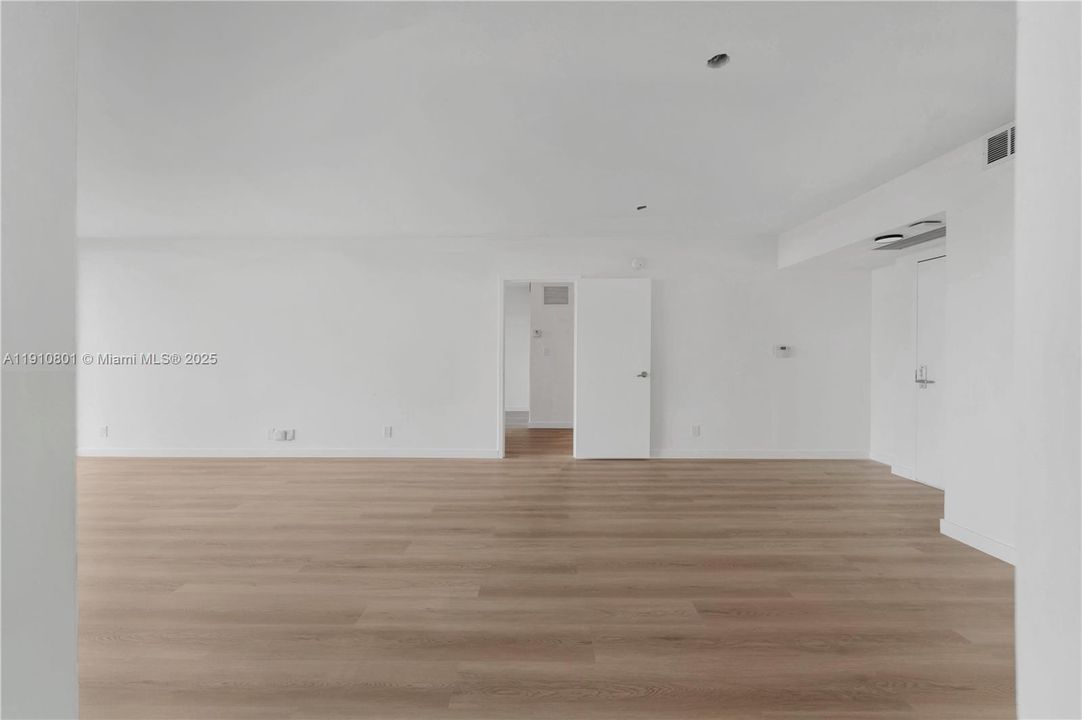 В аренду: $2,850 (2 спален, 2 ванн, 1225 Квадратных фут)