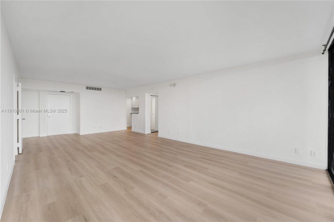 В аренду: $2,850 (2 спален, 2 ванн, 1225 Квадратных фут)