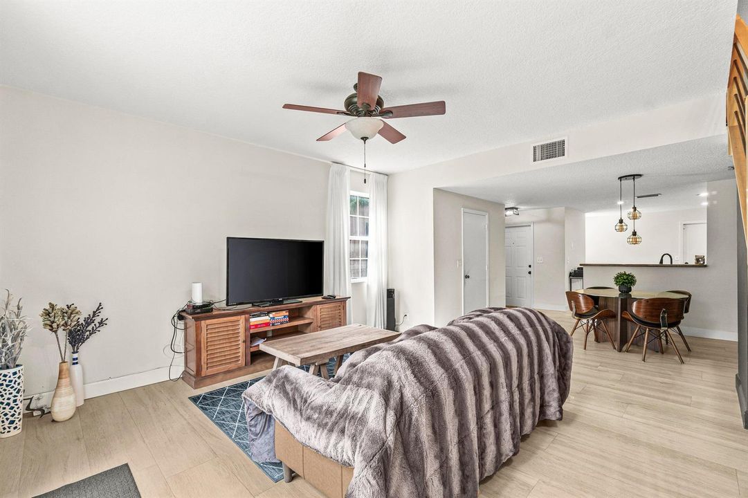 019-1588VeracruzLane-Weston-FL-33327-SMA