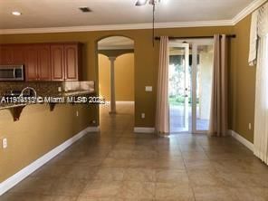 Под контрактом: $4,200 (4 спален, 3 ванн, 2554 Квадратных фут)