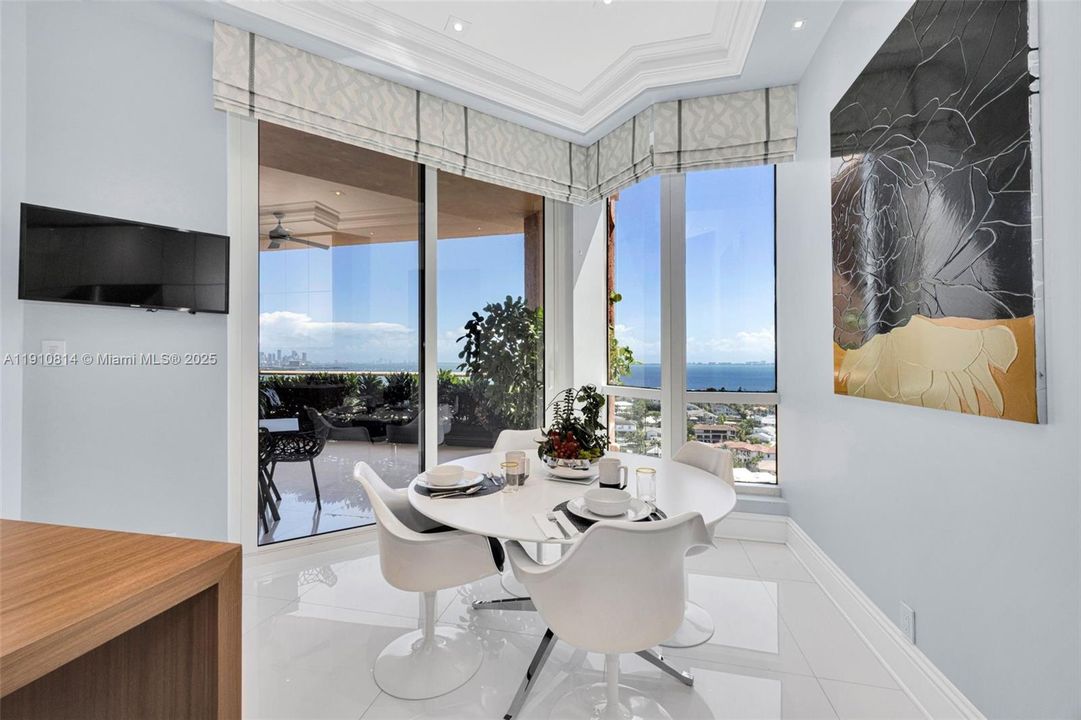 Activo con contrato: $3,900,000 (3 camas, 3 baños, 2970 Pies cuadrados)