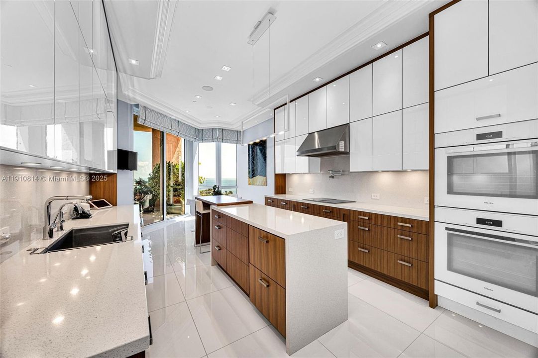 Activo con contrato: $3,900,000 (3 camas, 3 baños, 2970 Pies cuadrados)