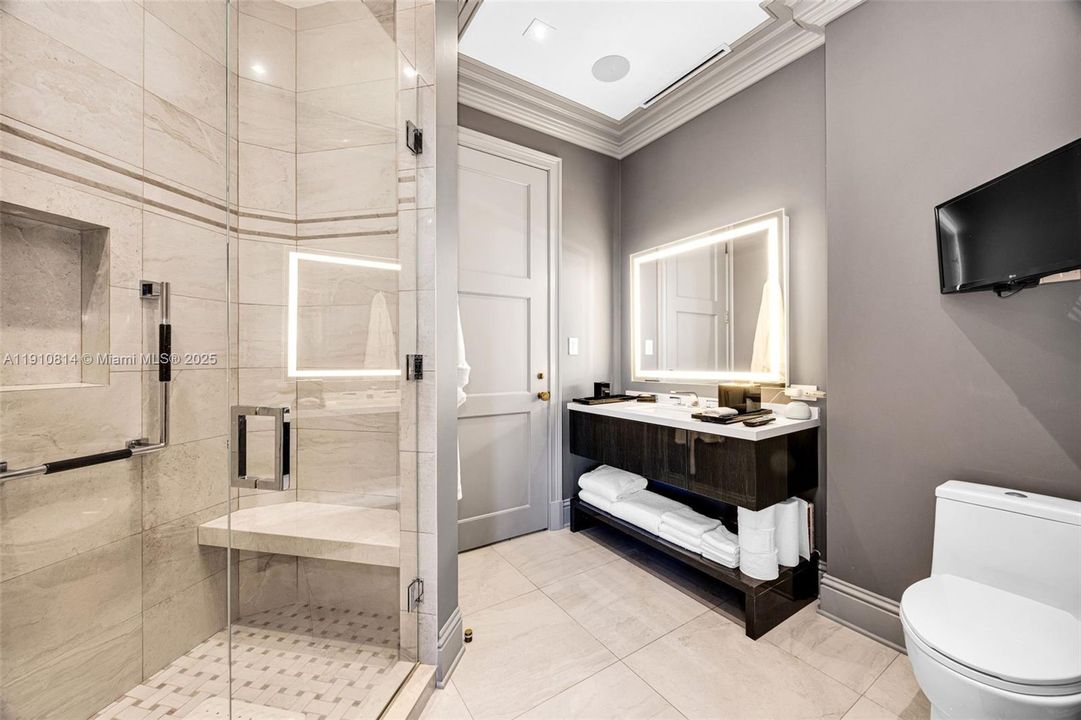 2nd Primary bath also connects to middle bedroom / den