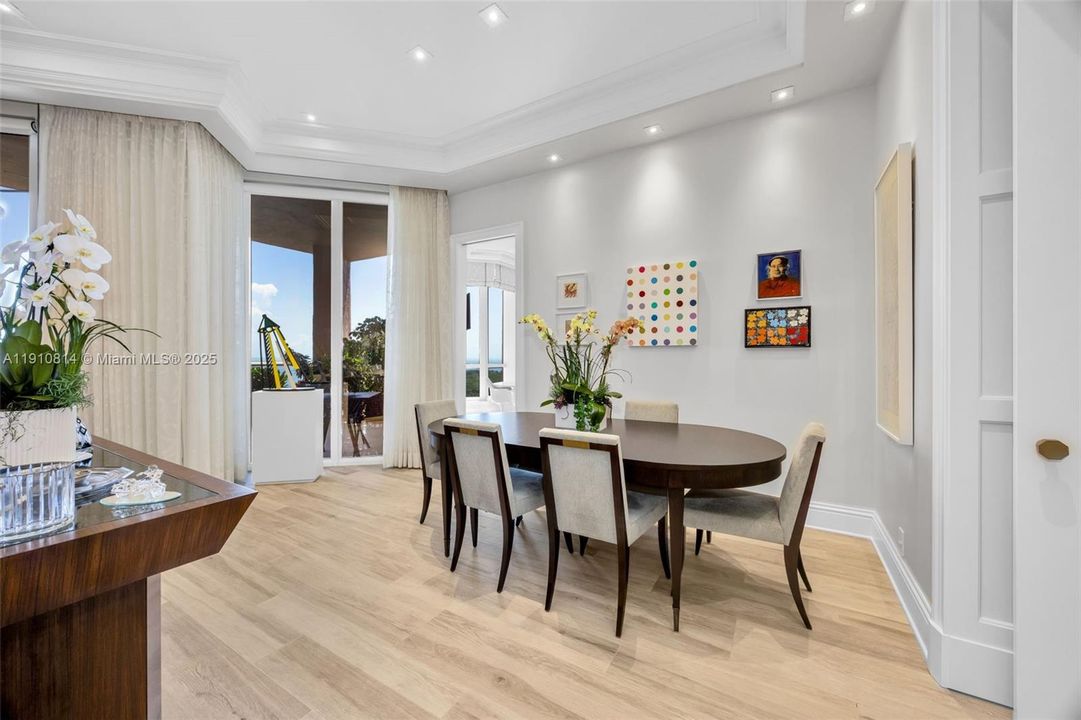 Activo con contrato: $3,900,000 (3 camas, 3 baños, 2970 Pies cuadrados)