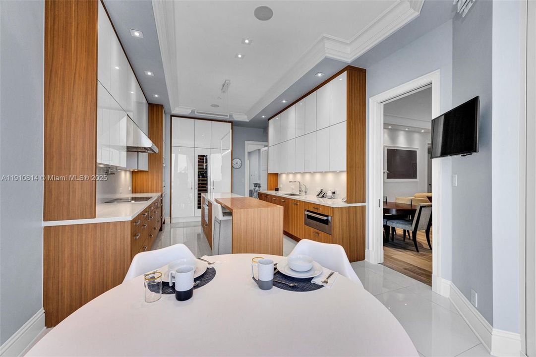 Activo con contrato: $3,900,000 (3 camas, 3 baños, 2970 Pies cuadrados)