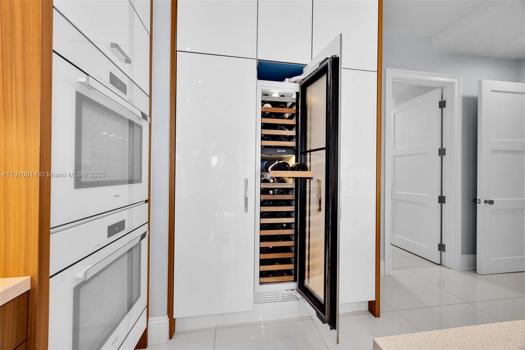 Activo con contrato: $3,900,000 (3 camas, 3 baños, 2970 Pies cuadrados)