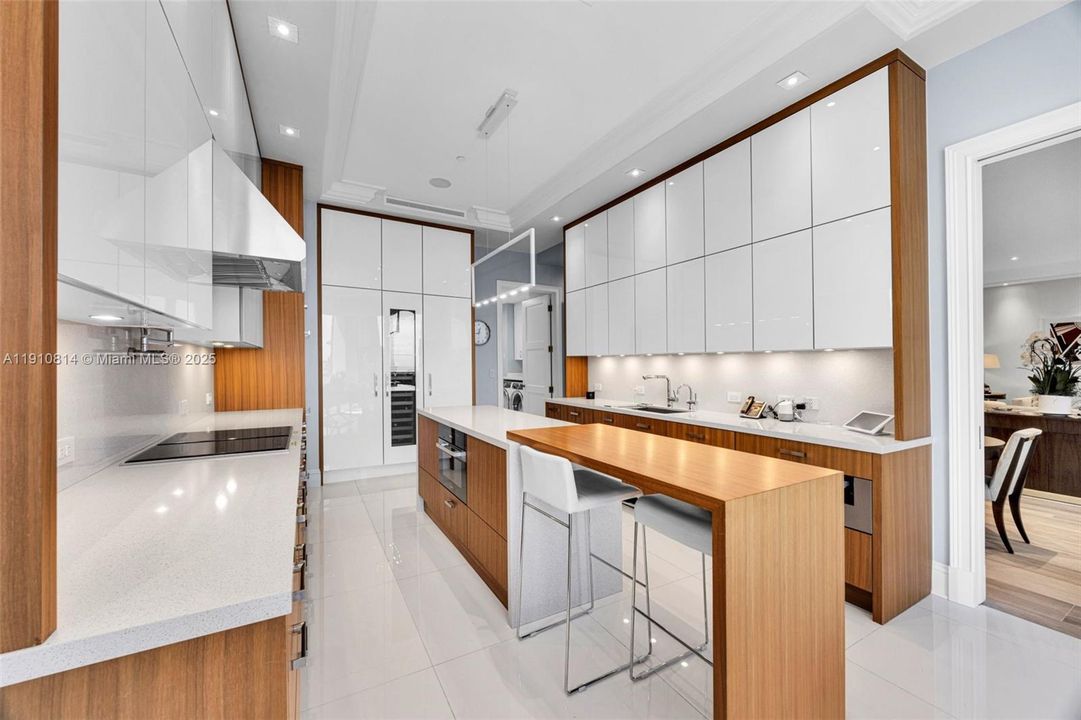 Activo con contrato: $3,900,000 (3 camas, 3 baños, 2970 Pies cuadrados)