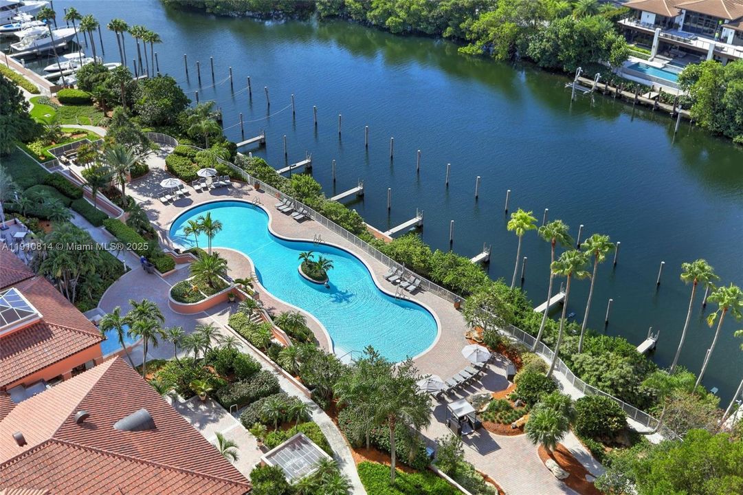 Activo con contrato: $3,900,000 (3 camas, 3 baños, 2970 Pies cuadrados)