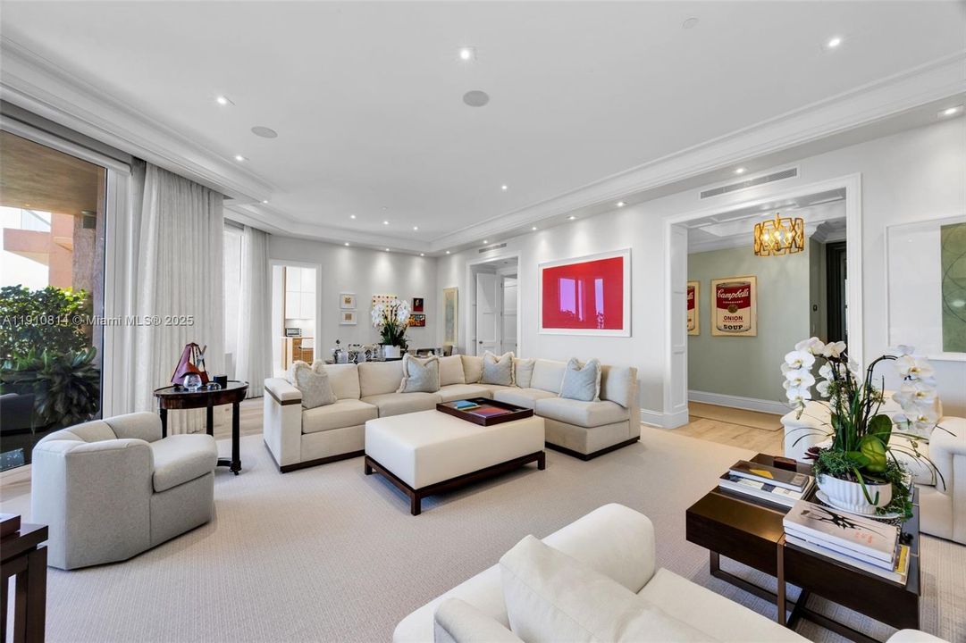 Activo con contrato: $3,900,000 (3 camas, 3 baños, 2970 Pies cuadrados)