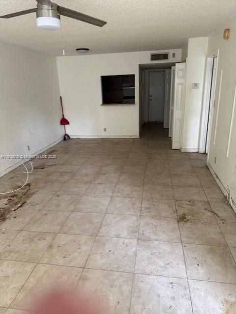 For Sale: $200,000 (1 beds, 1 baths, 845 Square Feet)