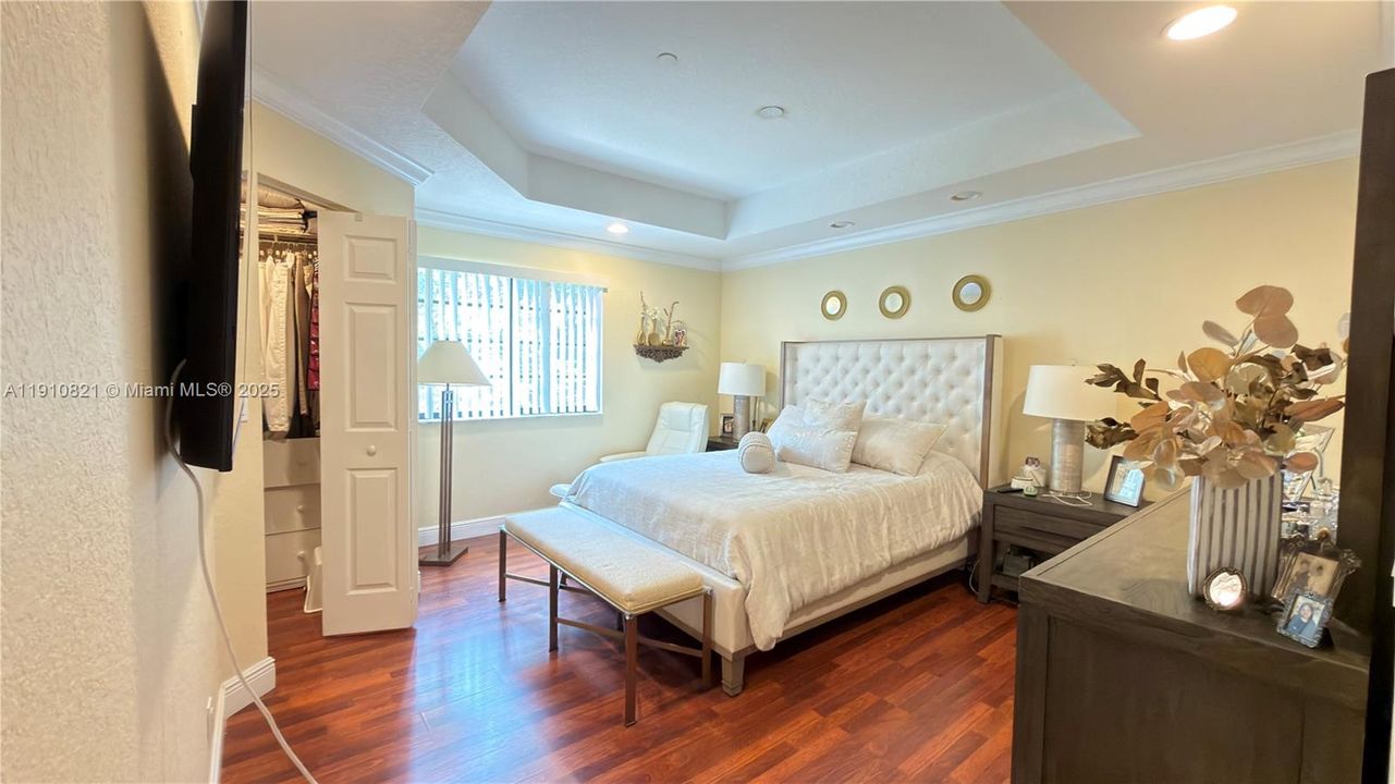 For Rent: $3,000 (2 beds, 2 baths, 1155 Square Feet)