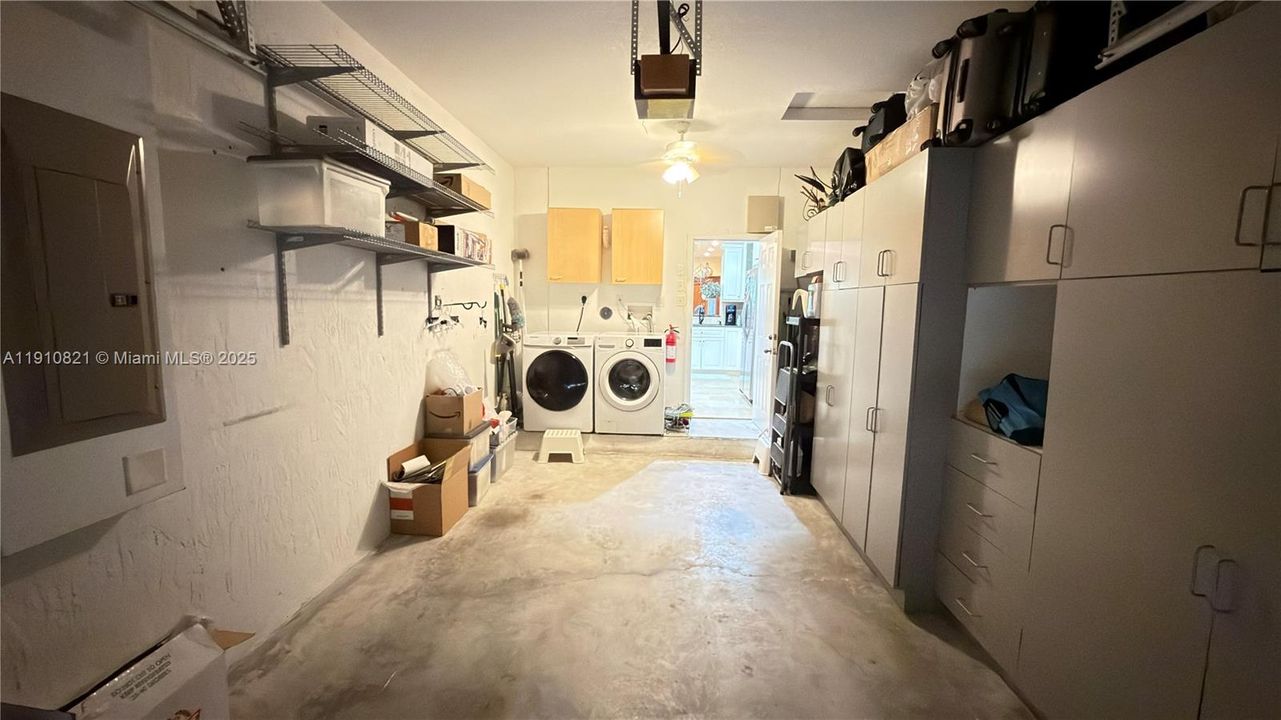 For Rent: $3,000 (2 beds, 2 baths, 1155 Square Feet)