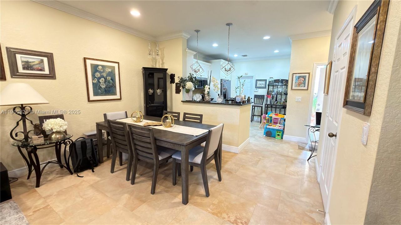 For Rent: $3,000 (2 beds, 2 baths, 1155 Square Feet)