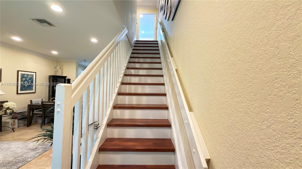 For Rent: $3,000 (2 beds, 2 baths, 1155 Square Feet)