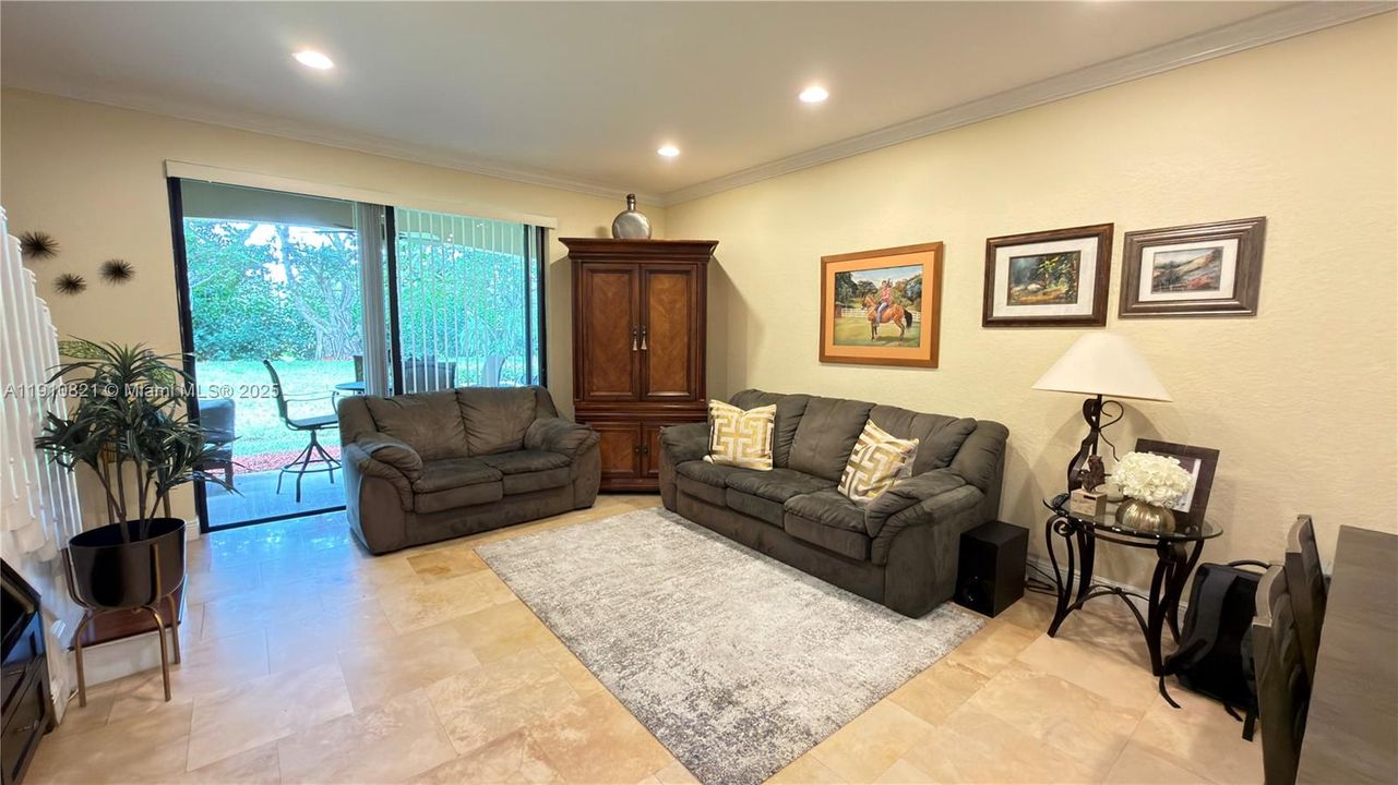 For Rent: $3,000 (2 beds, 2 baths, 1155 Square Feet)