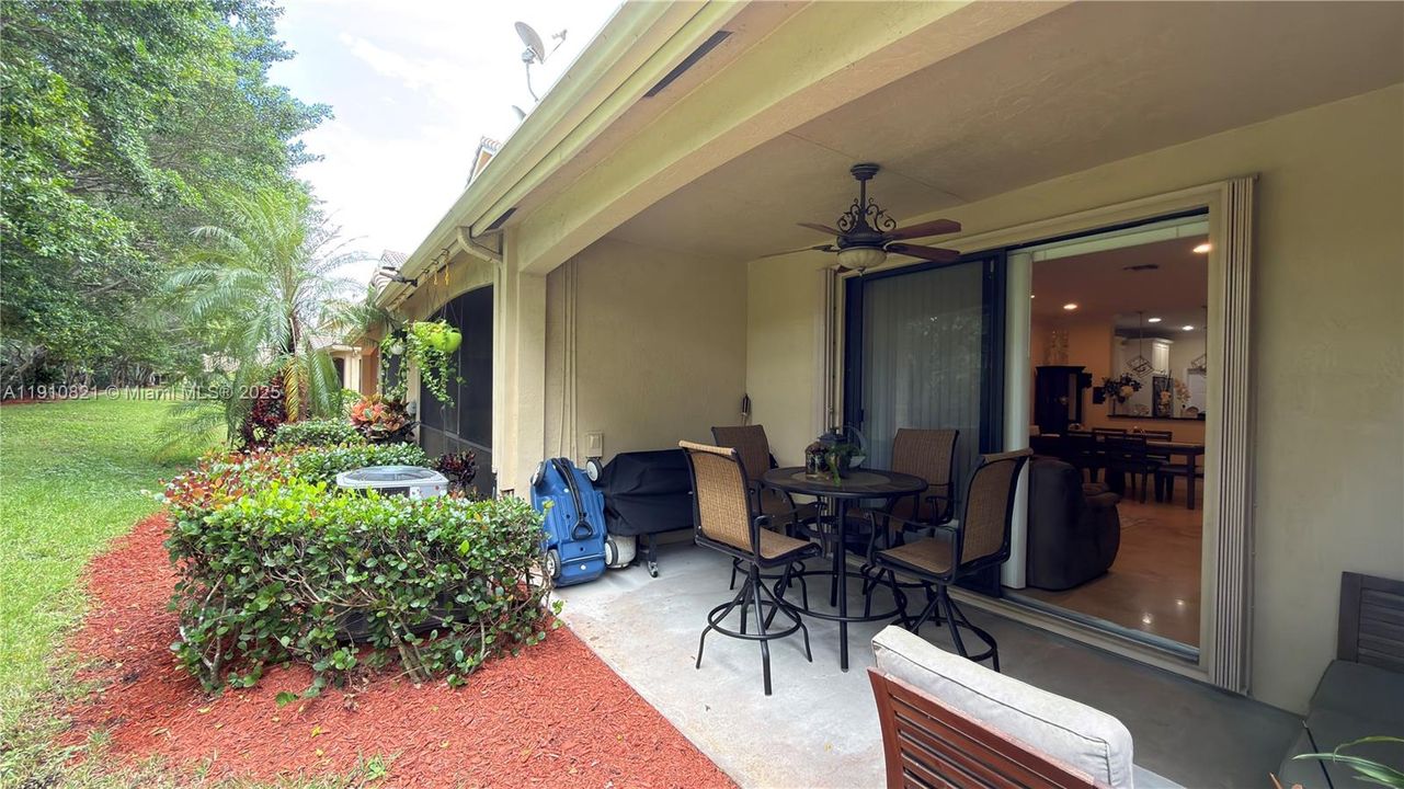 For Rent: $3,000 (2 beds, 2 baths, 1155 Square Feet)