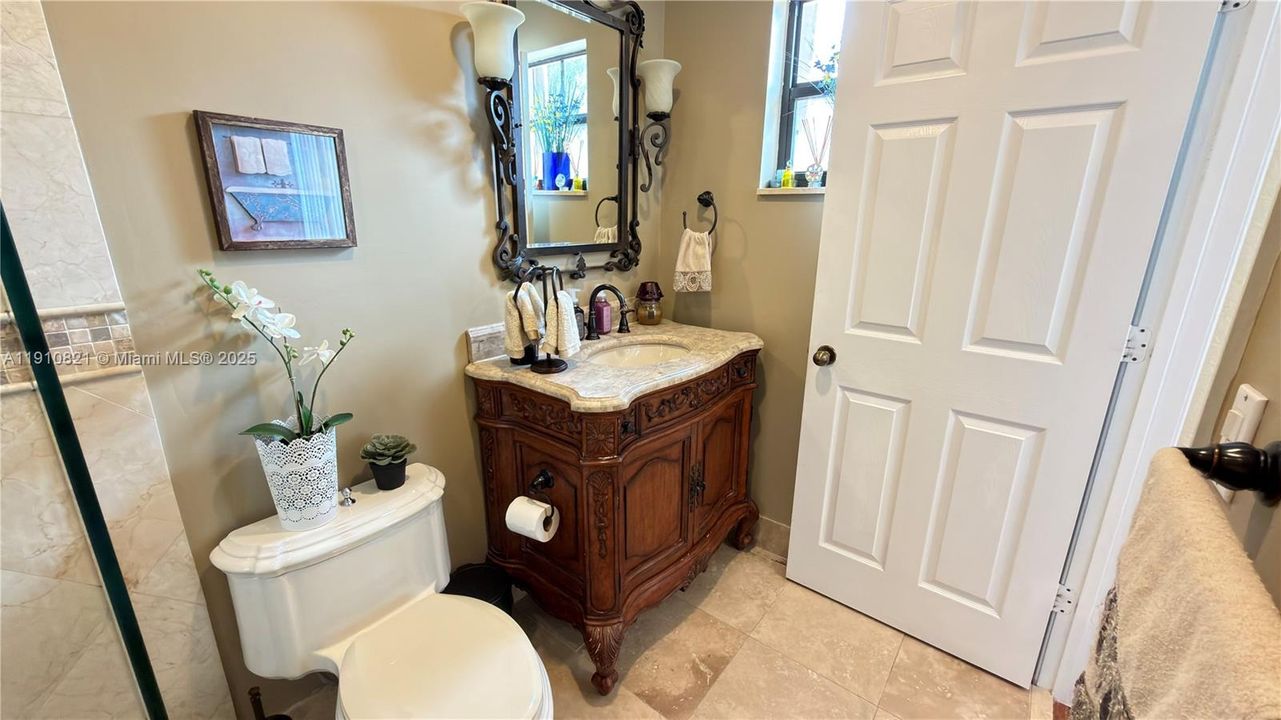 For Rent: $3,000 (2 beds, 2 baths, 1155 Square Feet)