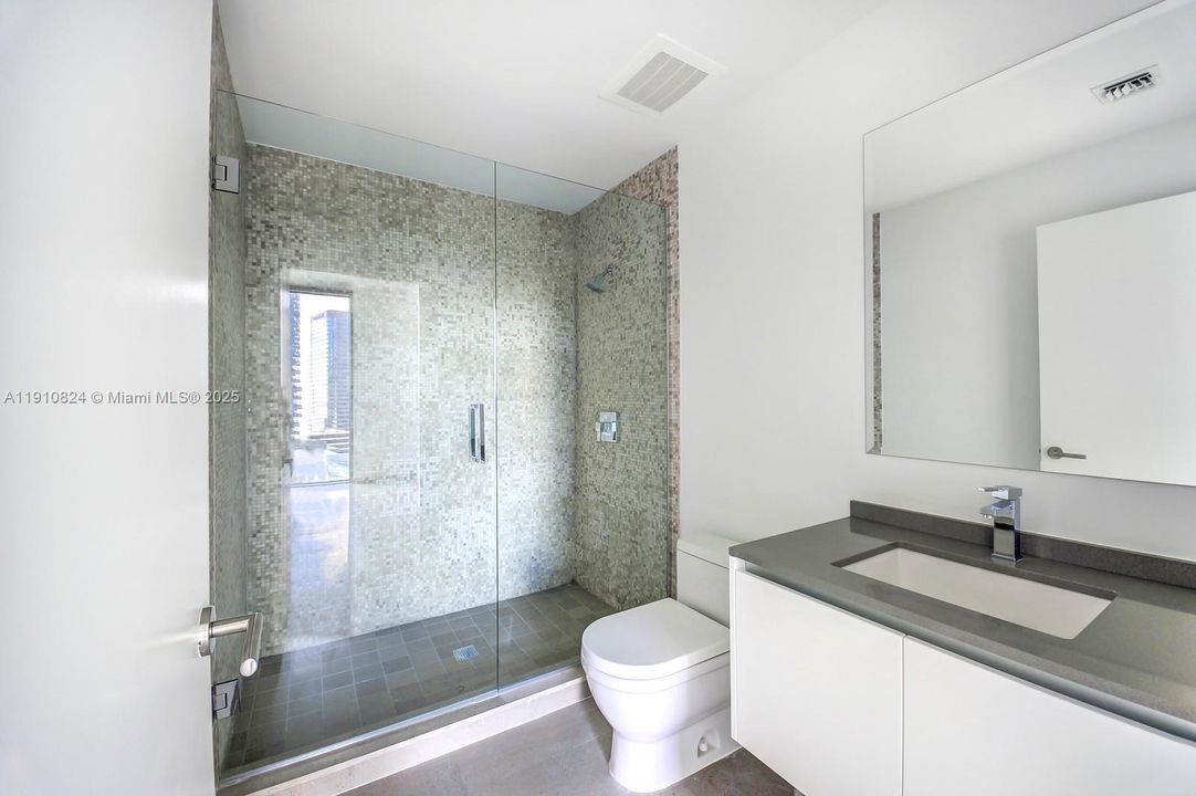 В аренду: $5,700 (2 спален, 2 ванн, 1261 Квадратных фут)