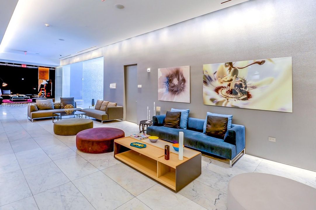 В аренду: $5,700 (2 спален, 2 ванн, 1261 Квадратных фут)