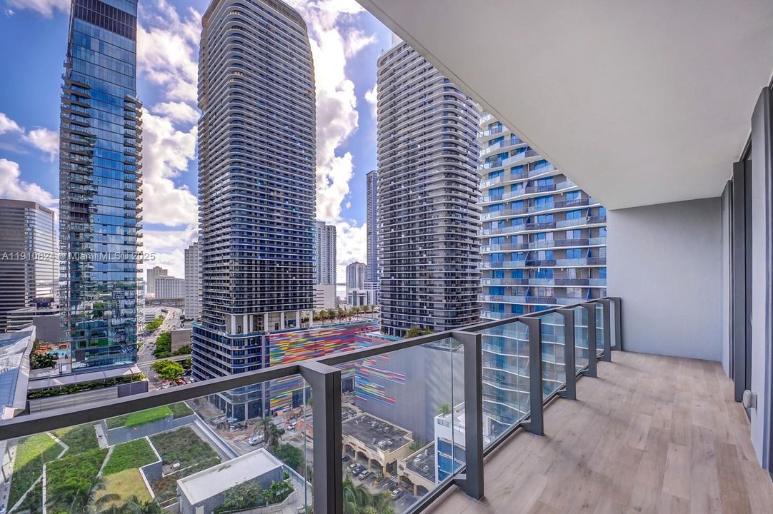 В аренду: $5,700 (2 спален, 2 ванн, 1261 Квадратных фут)