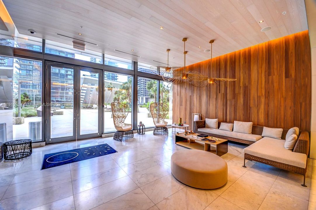 В аренду: $5,700 (2 спален, 2 ванн, 1261 Квадратных фут)