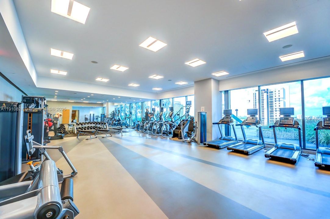 В аренду: $5,700 (2 спален, 2 ванн, 1261 Квадратных фут)