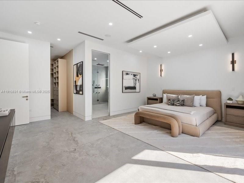 For Sale: $3,980,000 (4 beds, 4 baths, 1724 Square Feet)