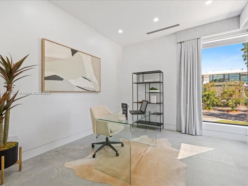 For Sale: $3,980,000 (4 beds, 4 baths, 1724 Square Feet)