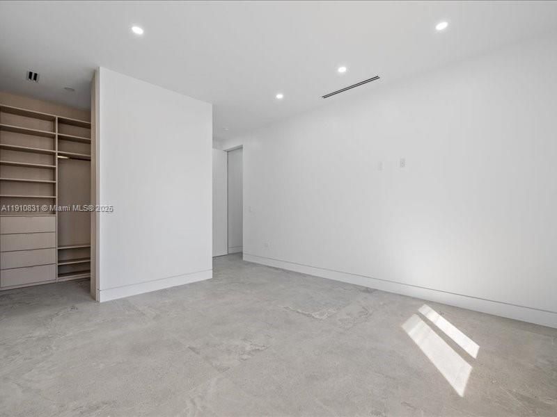 For Sale: $3,980,000 (4 beds, 4 baths, 1724 Square Feet)