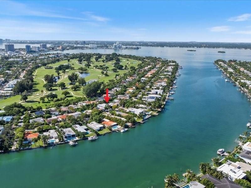 For Sale: $3,980,000 (4 beds, 4 baths, 1724 Square Feet)