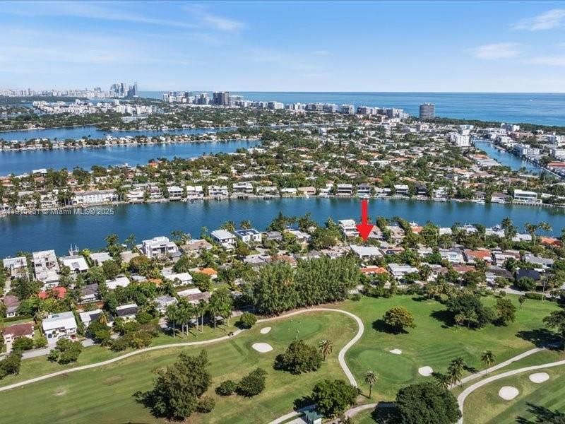 For Sale: $3,980,000 (4 beds, 4 baths, 1724 Square Feet)