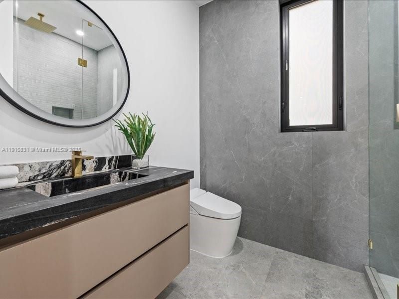 For Sale: $3,980,000 (4 beds, 4 baths, 1724 Square Feet)