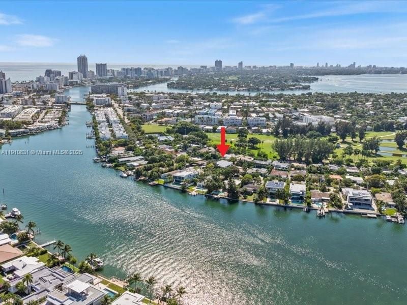 For Sale: $3,980,000 (4 beds, 4 baths, 1724 Square Feet)