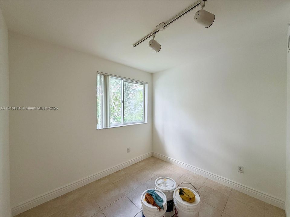 出租: $1,900 (1 贝兹, 1 浴室, 823 平方英尺)