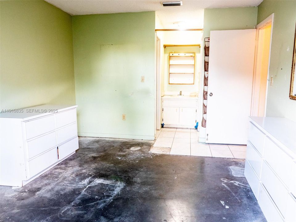 На продажу: $301,000 (2 спален, 2 ванн, 856 Квадратных фут)