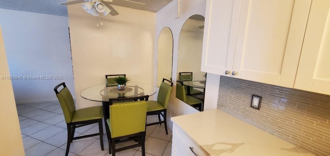 待售: $139,900 (1 贝兹, 1 浴室, 709 平方英尺)