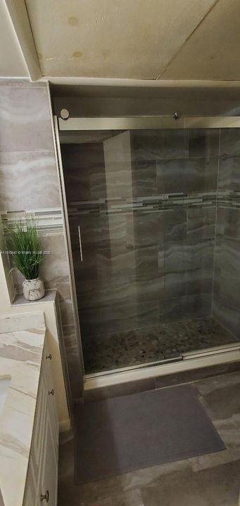 待售: $139,900 (1 贝兹, 1 浴室, 709 平方英尺)