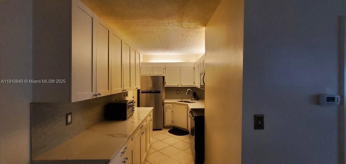 待售: $139,900 (1 贝兹, 1 浴室, 709 平方英尺)