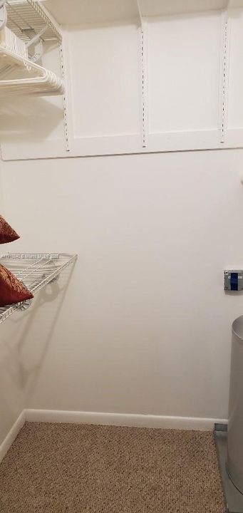 待售: $139,900 (1 贝兹, 1 浴室, 709 平方英尺)