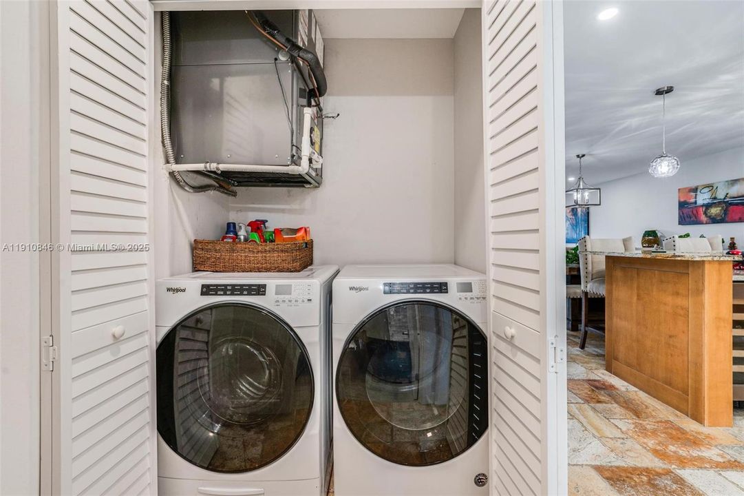 Active With Contract: $725,000 (3 beds, 2 baths, 1610 Square Feet)