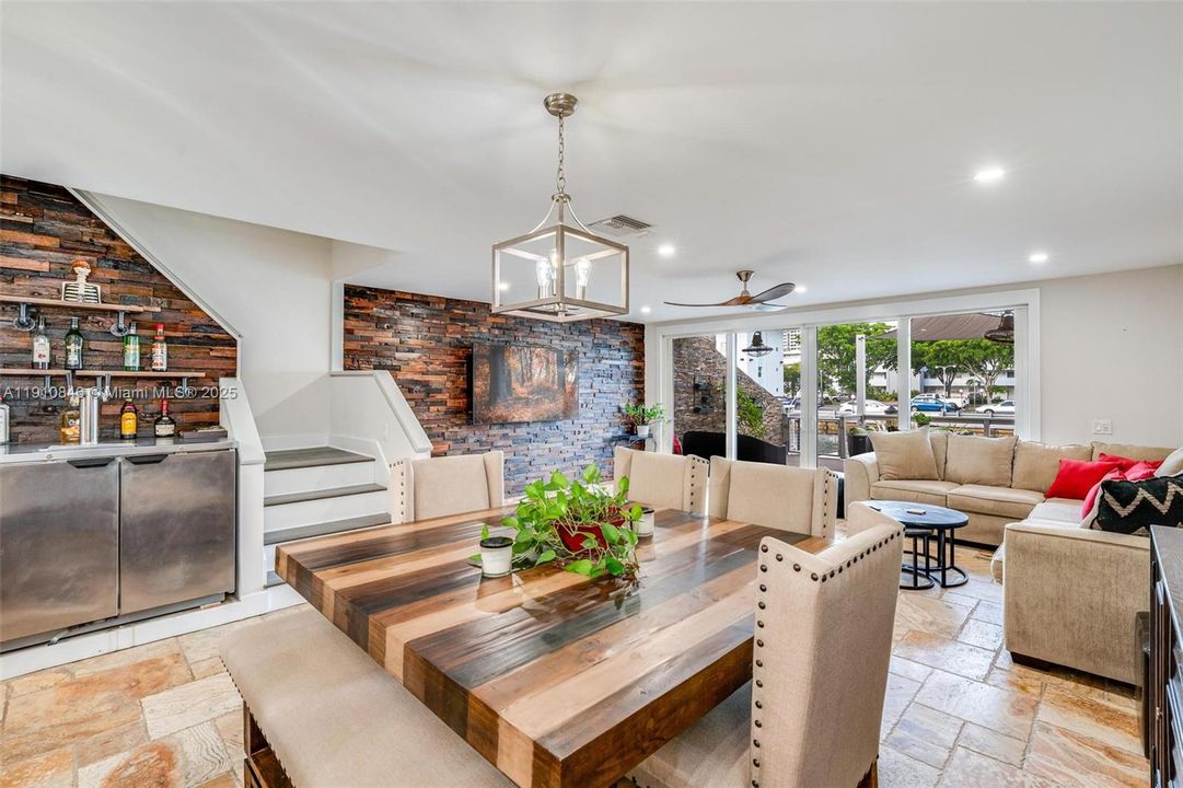 Active With Contract: $725,000 (3 beds, 2 baths, 1610 Square Feet)