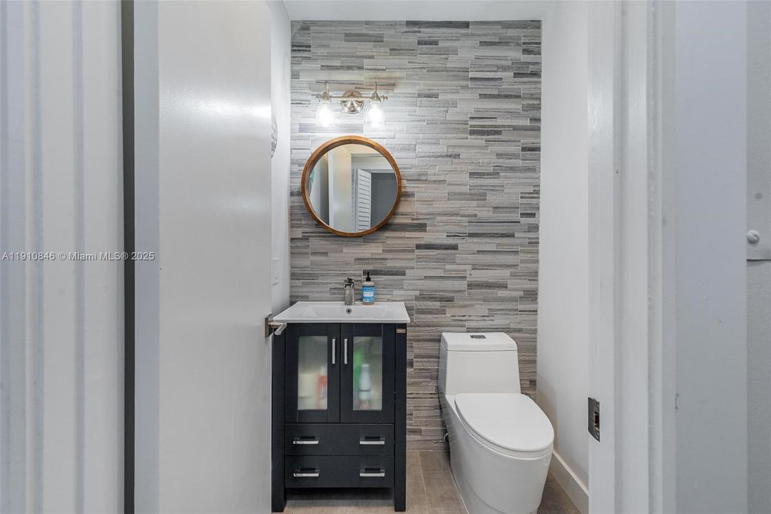 Active With Contract: $725,000 (3 beds, 2 baths, 1610 Square Feet)