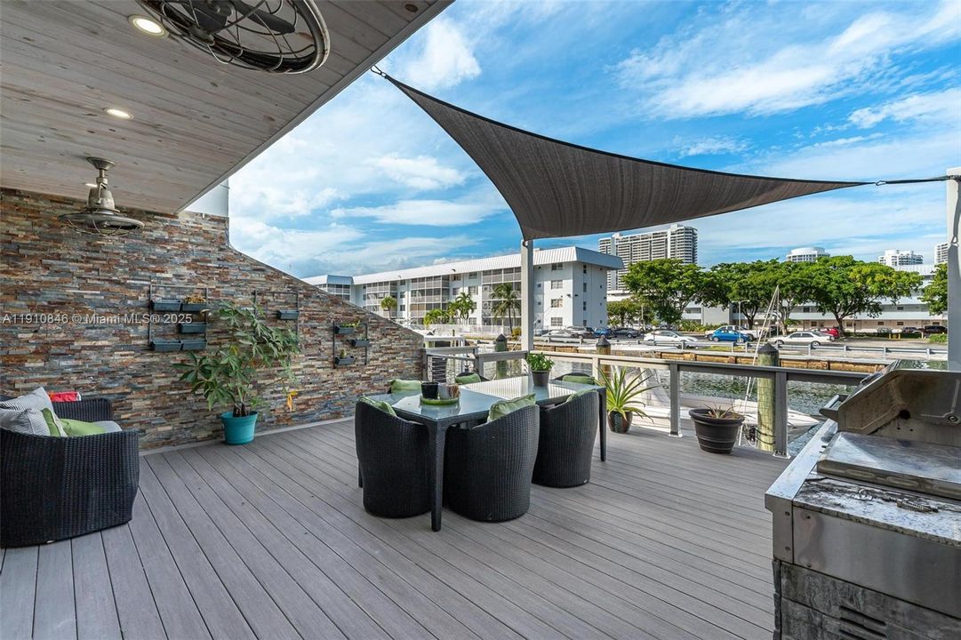 Active With Contract: $725,000 (3 beds, 2 baths, 1610 Square Feet)