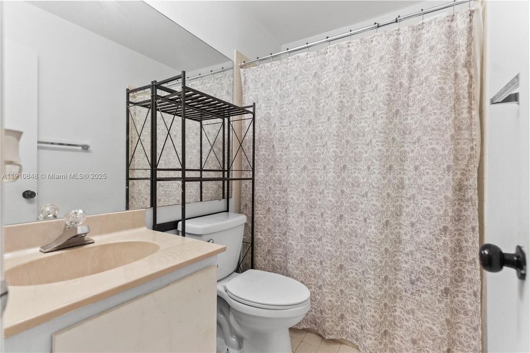 На продажу: $354,900 (3 спален, 2 ванн, 1281 Квадратных фут)